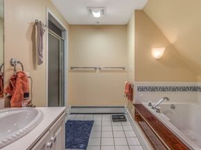 6 Chanticleer Dr, Beverly MA 01915