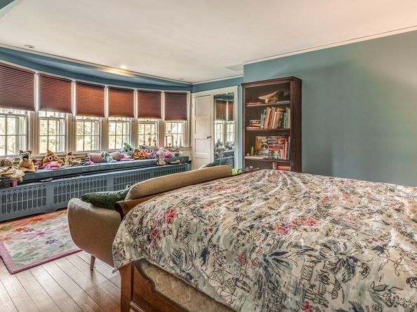 6 Chanticleer Dr, Beverly MA 01915