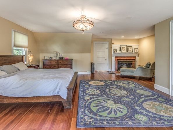 6 Chanticleer Dr, Beverly MA 01915