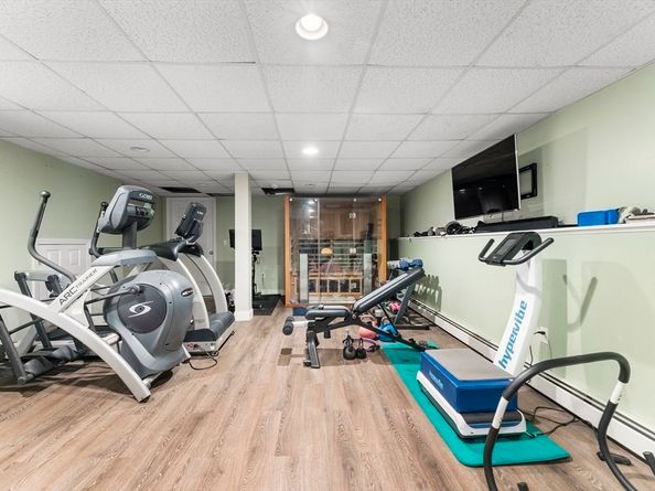 6 Chanticleer Dr, Beverly MA 01915