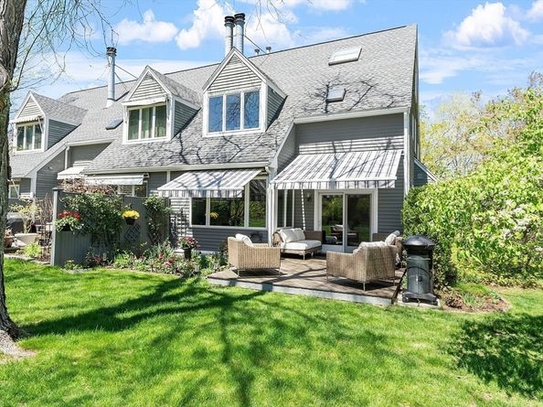 4 Greenfield Ln 4, Concord MA 01742