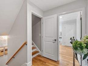 4 Greenfield Ln 4, Concord MA 01742