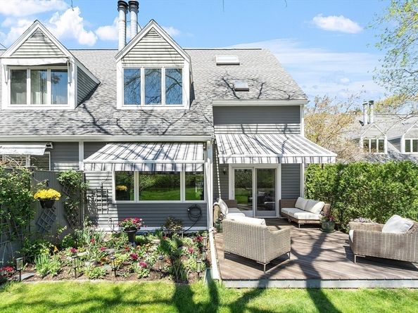 4 Greenfield Ln 4, Concord MA 01742