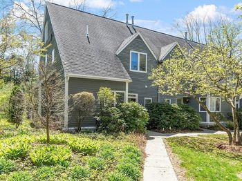 4 Greenfield Ln