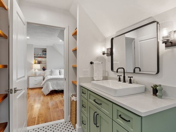 4 Greenfield Ln 4, Concord MA 01742