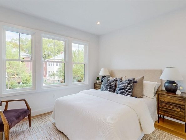 140 Columbia St 1, Brookline MA 02446