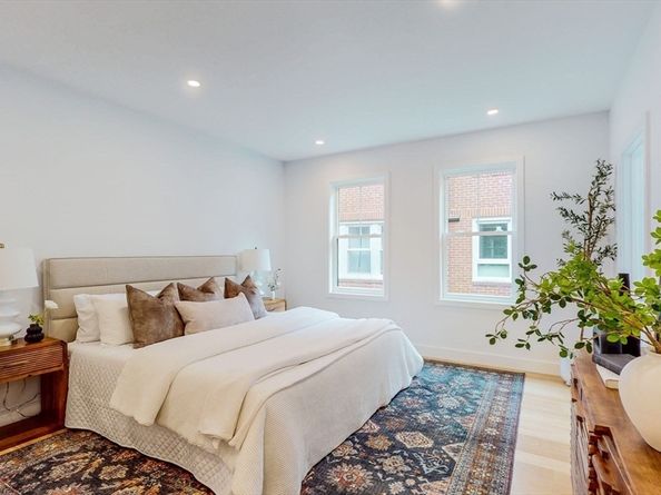 140 Columbia St 1, Brookline MA 02446