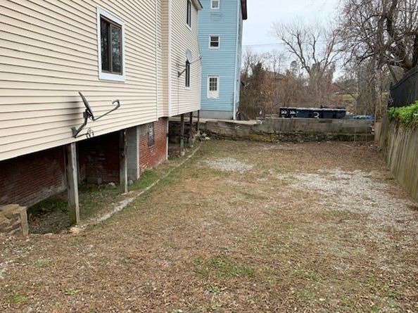 16 Wardwell Ct, Southbridge MA 01550