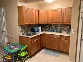 16 Wardwell Ct, Southbridge MA 01550
