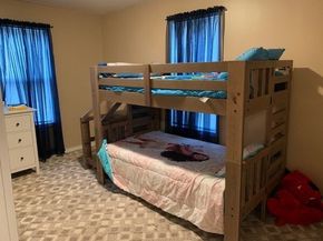 16 Wardwell Ct, Southbridge MA 01550