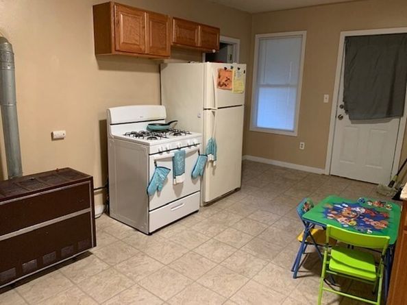 16 Wardwell Ct, Southbridge MA 01550