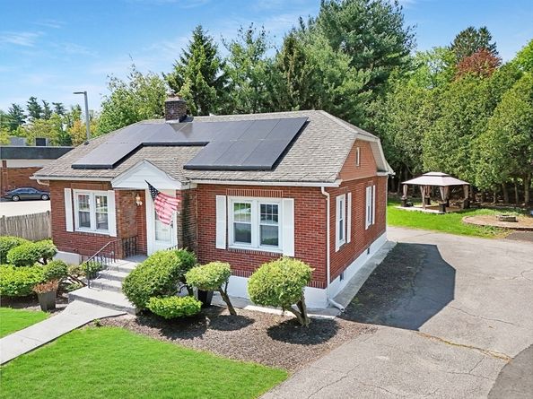 22 Fruit Street, Leominster MA 01453