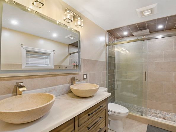 22 Fruit Street, Leominster MA 01453