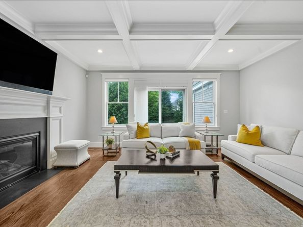 7 Bemis Rd, Wellesley MA 02481