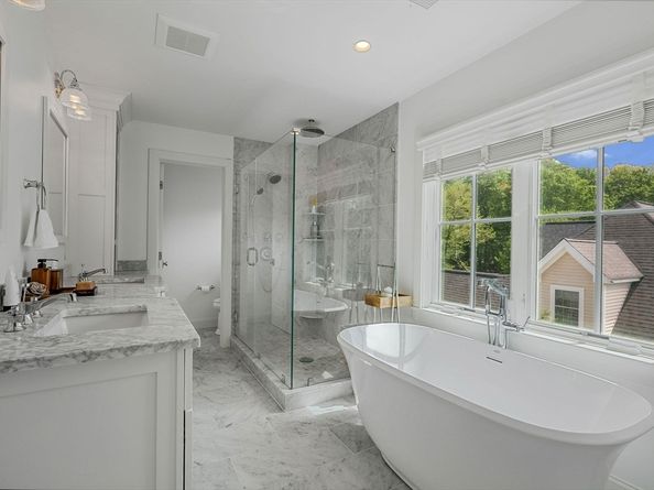 7 Bemis Rd, Wellesley MA 02481