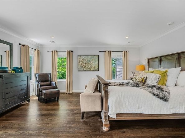 7 Bemis Rd, Wellesley MA 02481