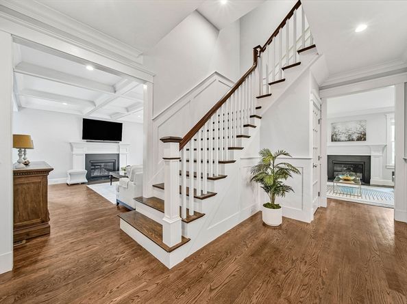 7 Bemis Rd, Wellesley MA 02481