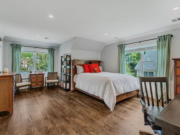 7 Bemis Rd, Wellesley MA 02481