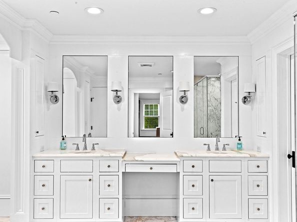 45 Ocean Ledge Dr, Cohasset MA 02025