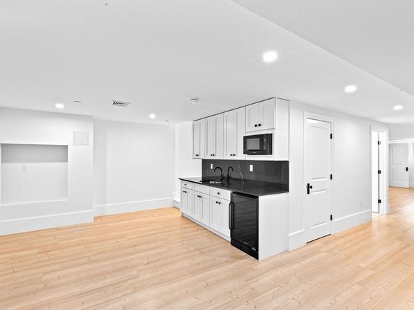 45 Ocean Ledge Dr, Cohasset MA 02025