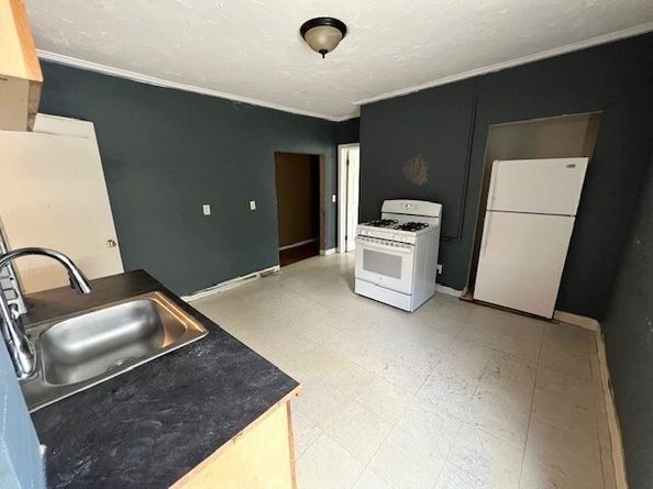 14 Felton St, Fitchburg MA 01420