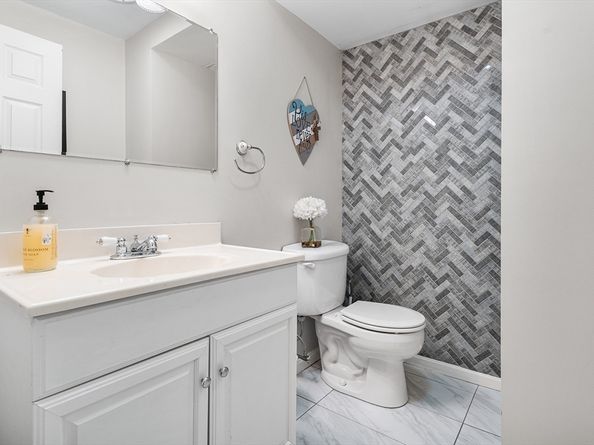 661 Main St 661, Millis MA 02054