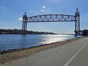 16 Francis Street, Wareham MA 02538