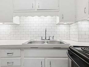 45 Oval Rd 34, Quincy MA 02170