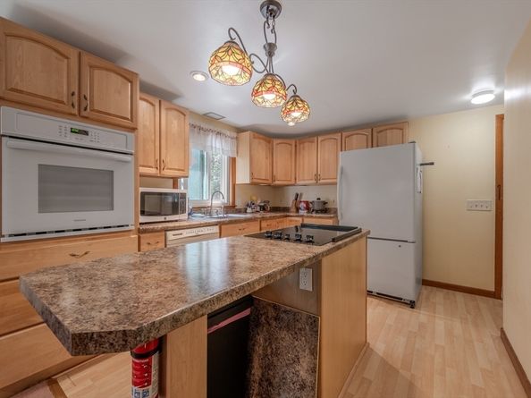 92 Parker St, Fitchburg MA 01420