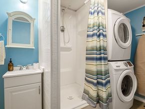 8 Marbee Rd, Rockport MA 01966