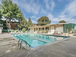 57 Broadlawn Park 14B, Brookline MA 02467
