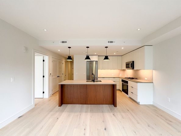 1 Nevins Hill Way 507, Boston MA 02135