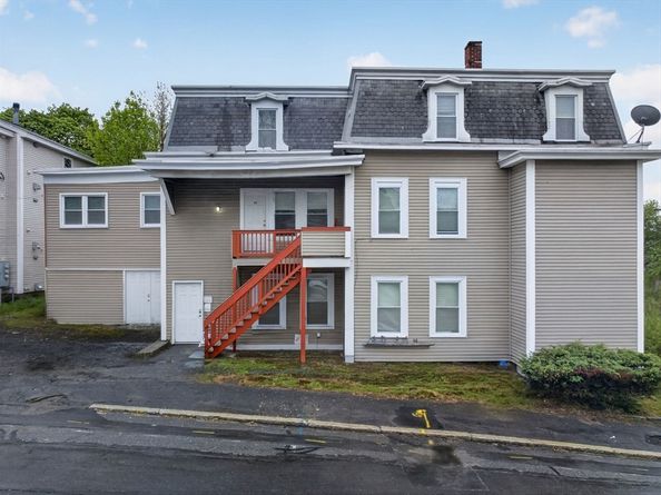 70 Myrtle Ave, Fitchburg MA 01420