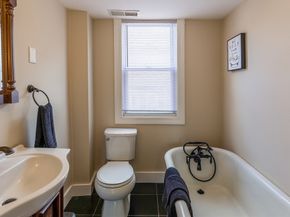 44 Russell St, Plymouth MA 02360