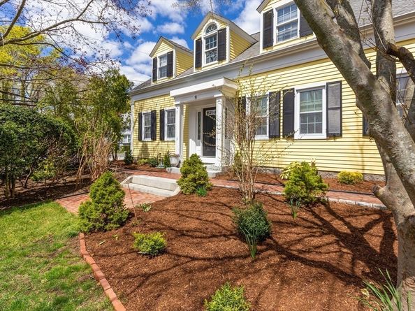 44 Russell St, Plymouth MA 02360