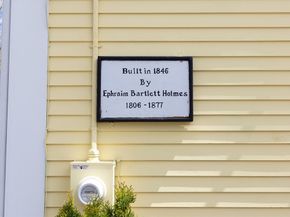 44 Russell St, Plymouth MA 02360
