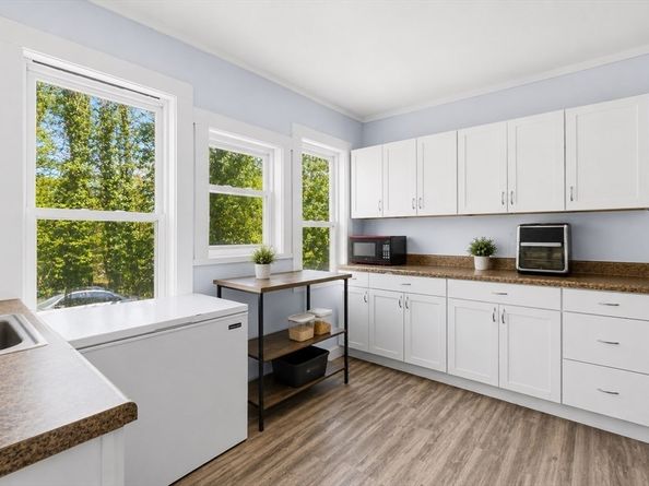 65 Oak Street, Middleboro MA 02346