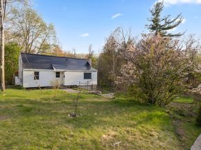 7 Darrow St, Worcester MA 01606