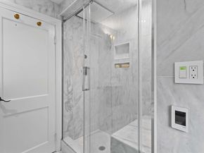 7 Darrow St, Worcester MA 01606