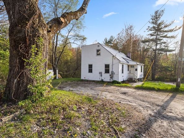 7 Darrow St, Worcester MA 01606