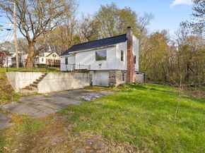 7 Darrow St, Worcester MA 01606