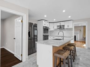 7 Darrow St, Worcester MA 01606