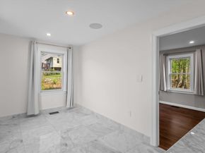 7 Darrow St, Worcester MA 01606