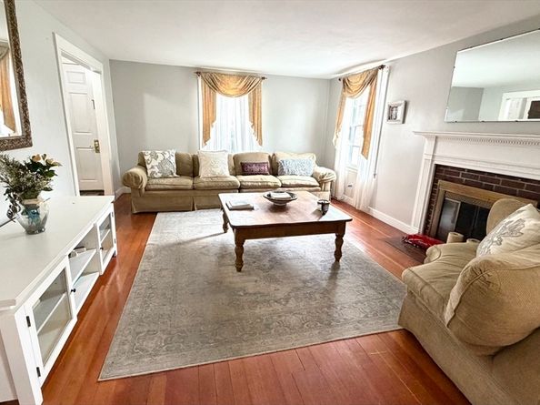 62 W Union St, Ashland MA 01721