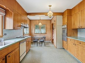 152 Manchester St, Leominster MA 01453
