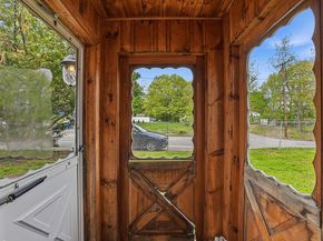 152 Manchester St, Leominster MA 01453