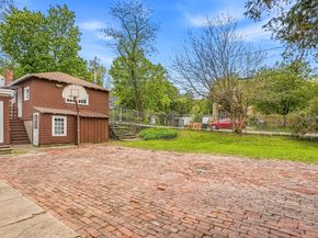 152 Manchester St, Leominster MA 01453