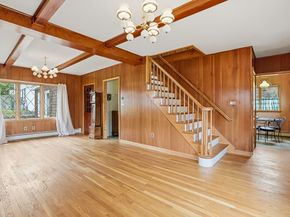 152 Manchester St, Leominster MA 01453