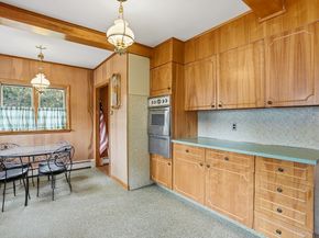152 Manchester St, Leominster MA 01453