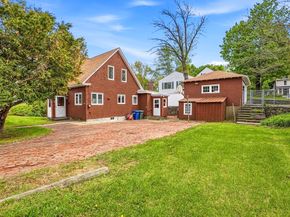 152 Manchester St, Leominster MA 01453